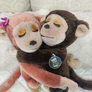 Vintage 1975 Hugging Monkeys Dankin 11" tall Plush w/ Original tag